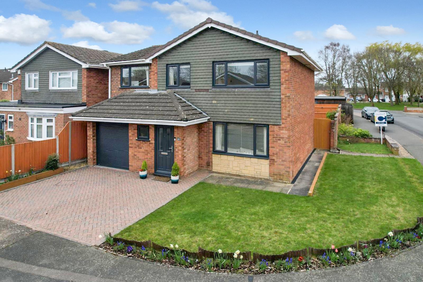 5 bed property in Gleneagles Close, Milton Keynes